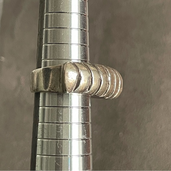 Sterling Silver Ribbed Textured Ring - Picture 4 of 8